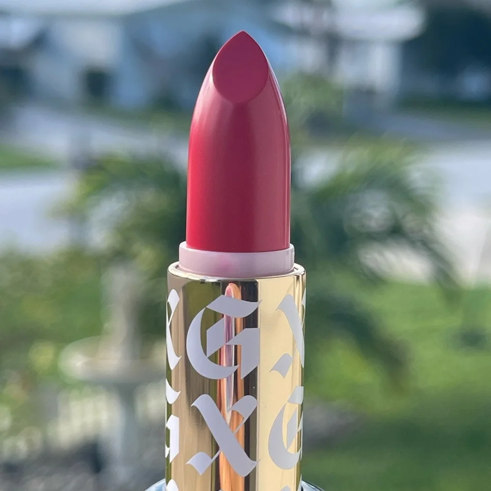 GXVE By Gwen Stefani Anaheim Shine Satin Lipstick In Loara (Orange Red)